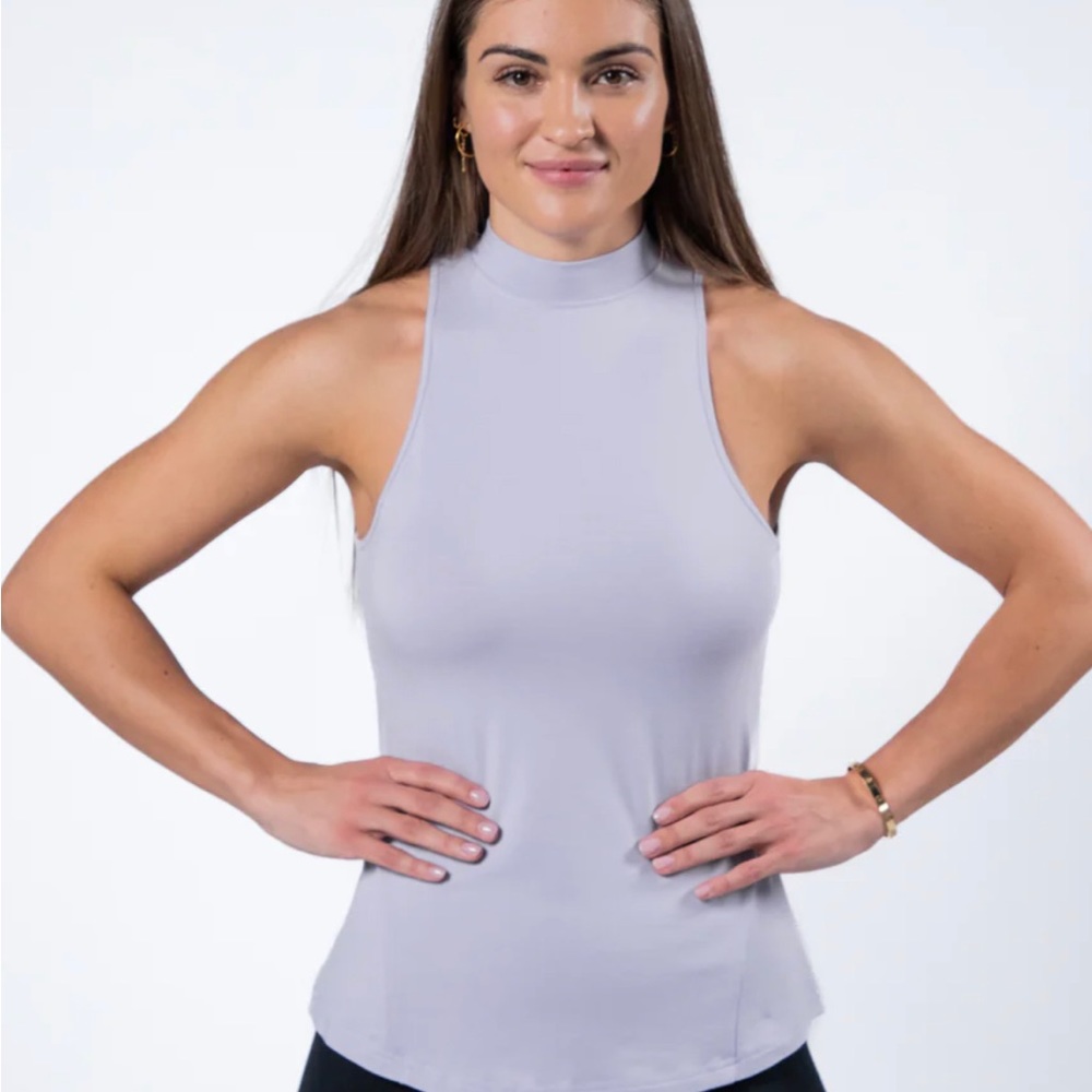 EVO TANK
Women's High-Neck Premium Tank